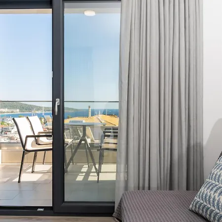 Olitenia * 네오스마르마라스