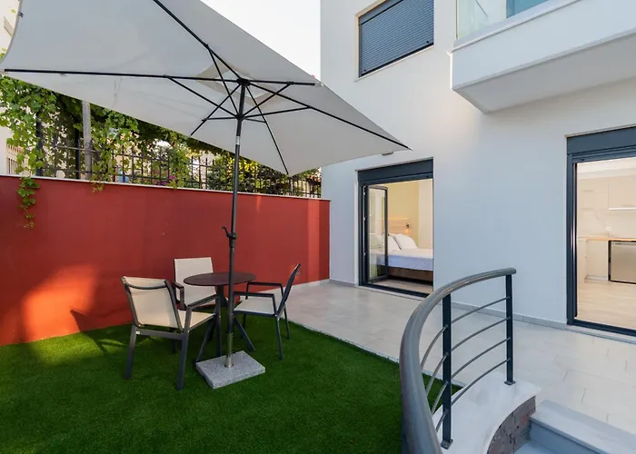 Olitenia Aparthotel Neos Marmaras