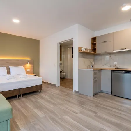 Olitenia نيوس مارماراس