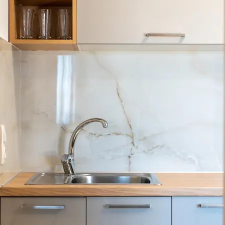 Olitenia نيوس مارماراس